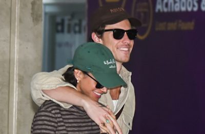 Shawn Mendes e Bruna Marquezine chegam ao Rio de Janeiro em clima de romance