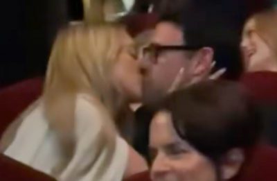 Sydney Sweeney e Scooter Braun trocam carinhos em evento de “Euphoria